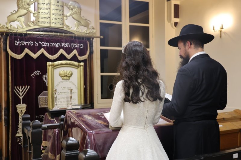 באדיבות המצלם