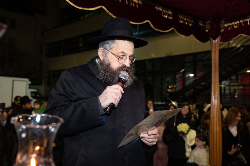 באדיבות המצלם