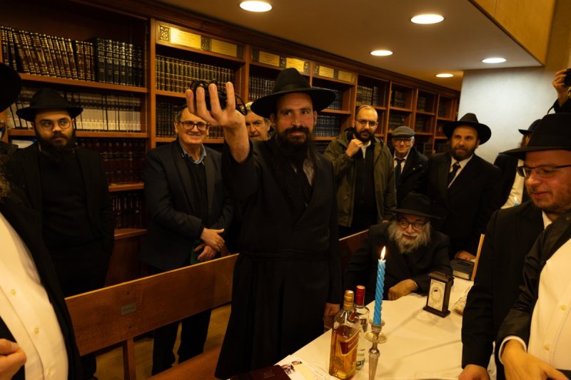 באדיבות המצלם
