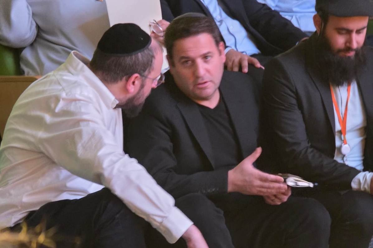 באדיבות המצלם