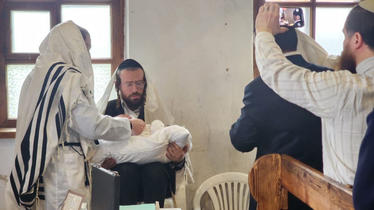 באדיבות המצלם