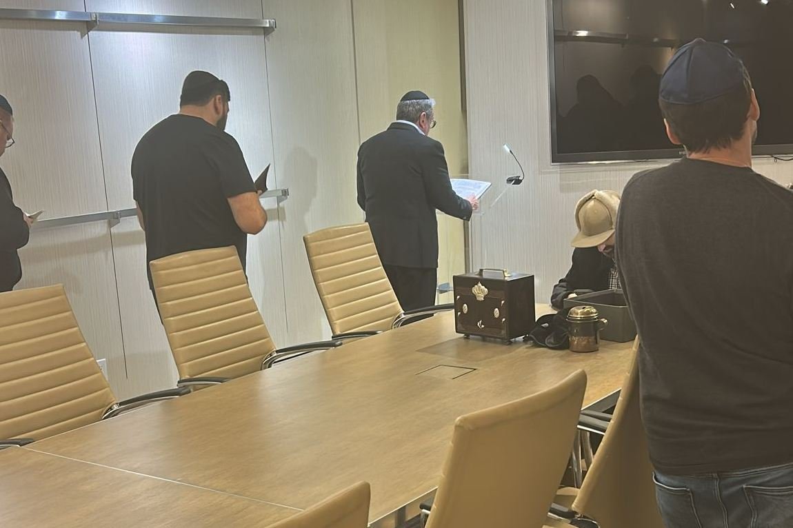 באדיבות המצלם