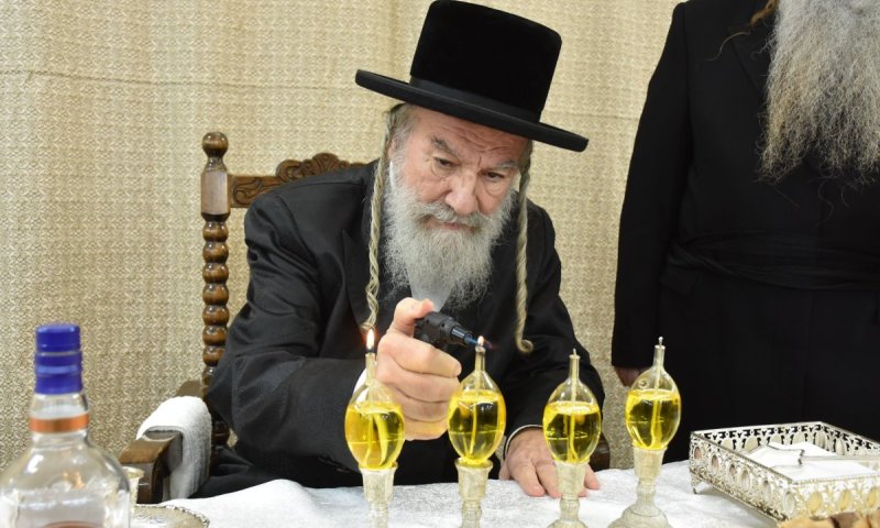 הרבי מאשלג ערך הילולא לאביו המקובל בשילוב מגבית למוסדות