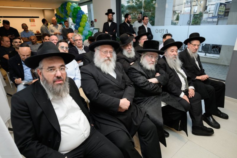 יחצ