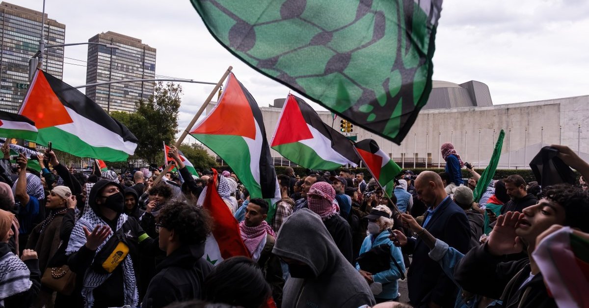 כונוות שיא: ההפגנות מתוכננות להתקיים בסמיכות נציגויות ישראליות - בחדרי ...