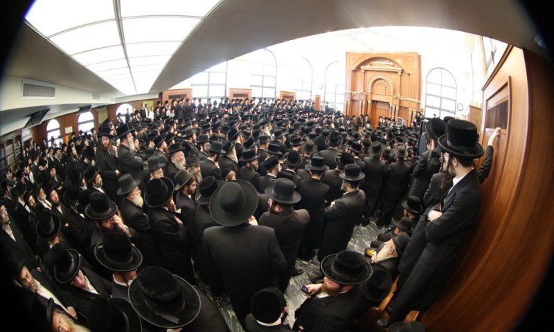 הבן הגדול הוכתר לממשיך: תיעוד ממסע הלווית רב קהילת ערלוי בביתר 