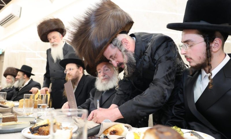 אברכי הקהילה נהרו לשמחה ב'חיי נפש': צפו בגלריה מהווארט והאירוסין
