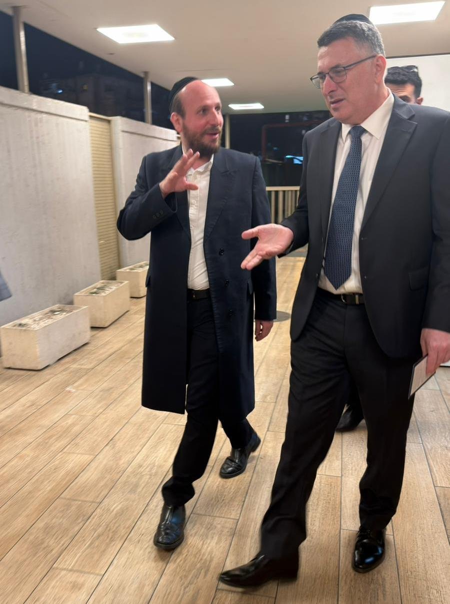 באדיבות המצלם