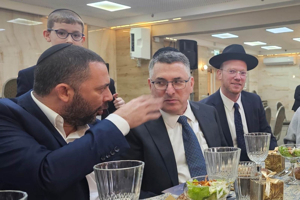 באדיבות המצלם
