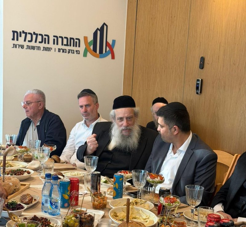 באדיבות המצלם
