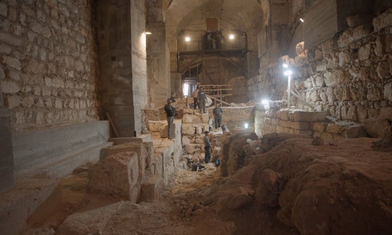ממצאים נדירים: קטע חומה מתקופת החשמונאים נחשף בשלמותו