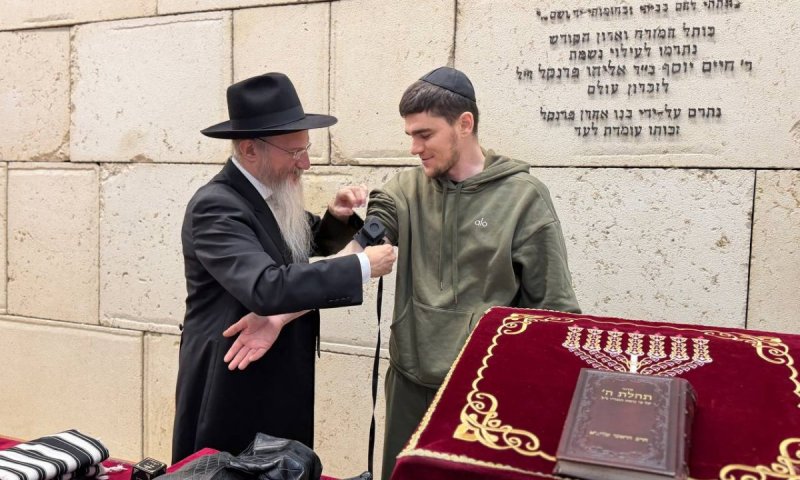 רוסיה העניקה אזרחות רוסית לשורד השבי מקסים הרקין