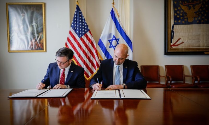 החל מהלך פרלמנטרי עולמי להענקת נובל לנשיא טראמפ