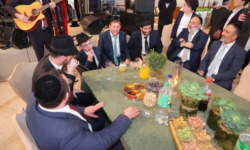 היזם איציק פילץ חגג בר מצווה לבנו - רבנים ואישי ציבור השתתפו