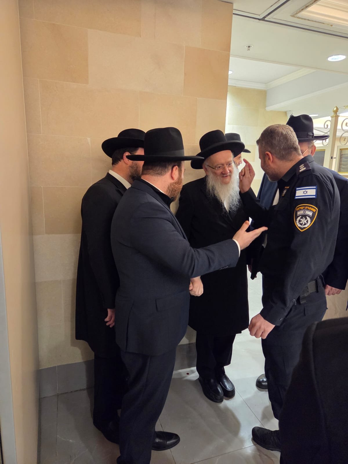 באדיבות המצלם
