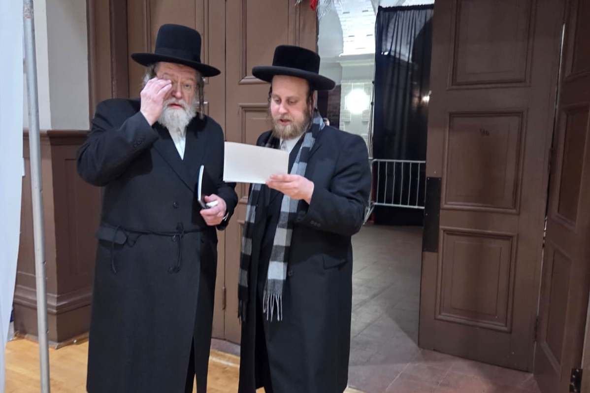 באדיבות המצלם