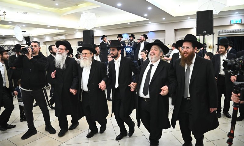 ראש רשת הכוללים טהרות חיתן את המוז'יניק עם נכדת הגאב"ד