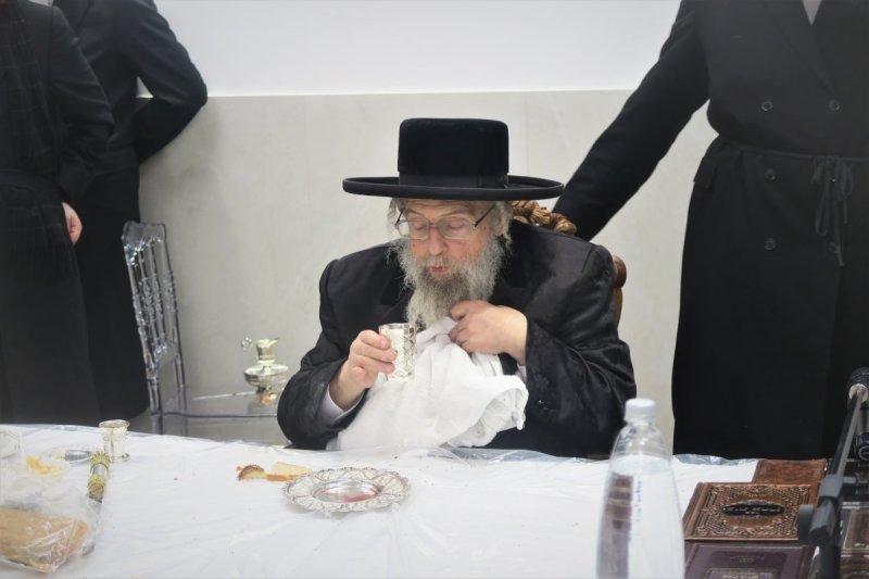 מ. אדלר