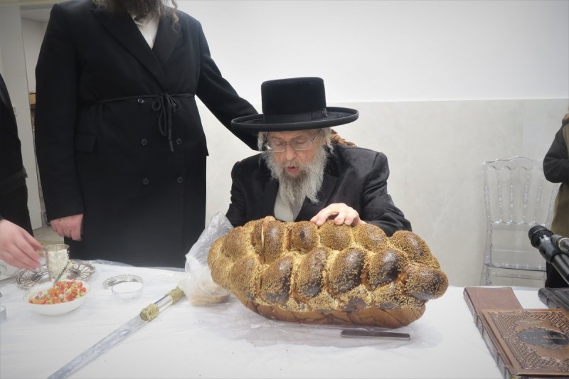 מ. אדלר