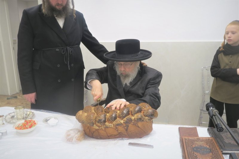 מ. אדלר