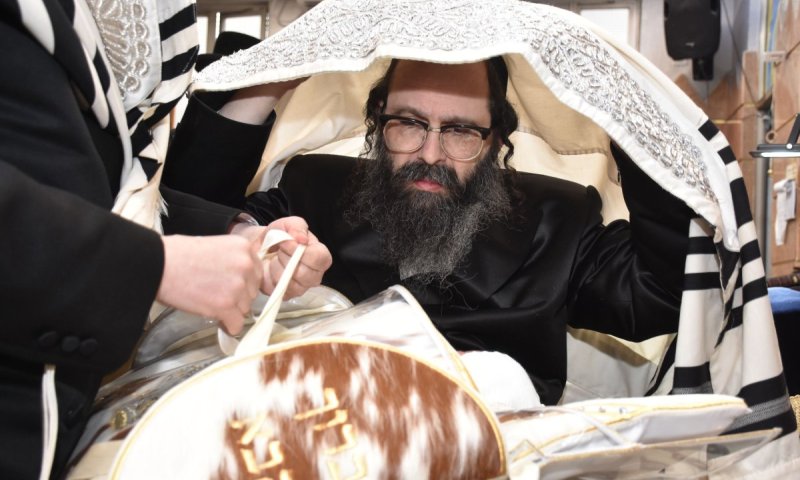 הרבי מארה"ב שימש סנדק בברית לנין האדמו"ר מנאראל