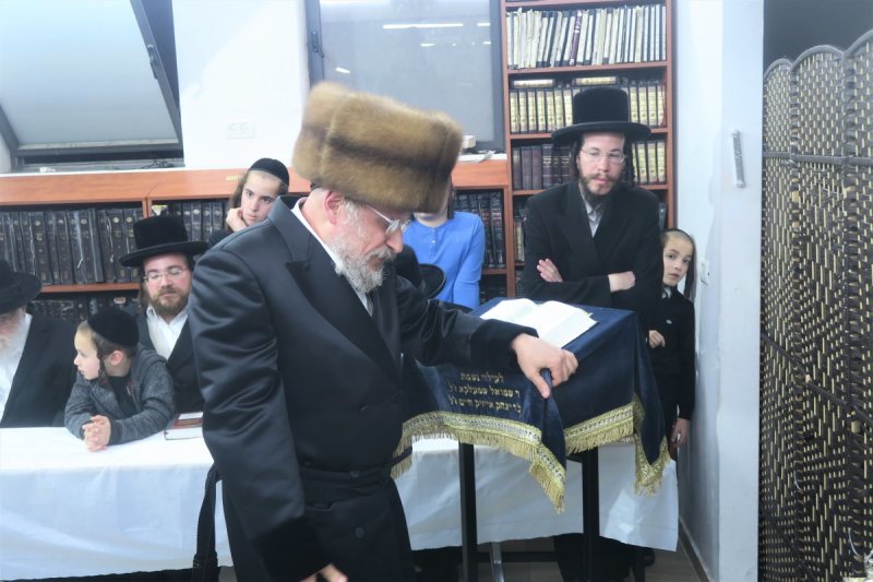 מ. אדלר