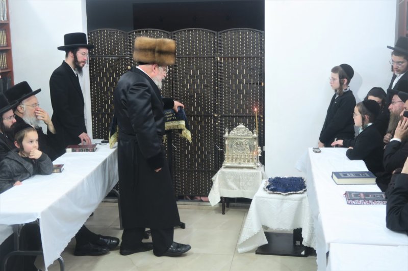 מ. אדלר