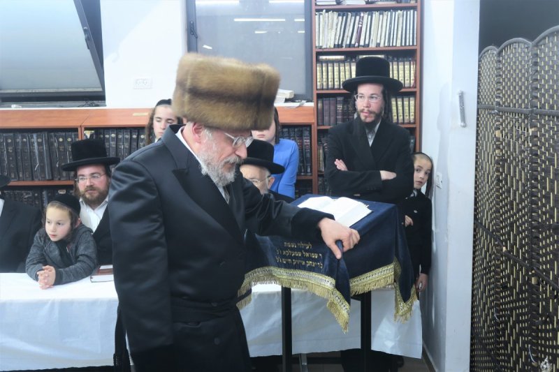 מ. אדלר