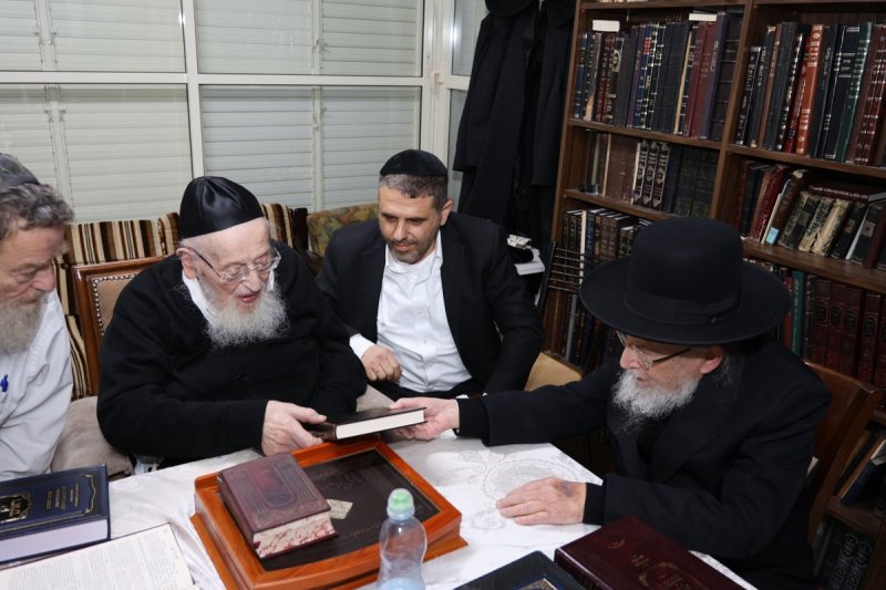 באדיבות המצלם