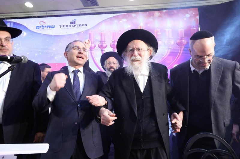 יחצ