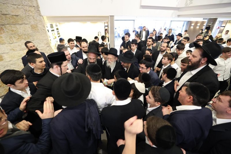 יחצ