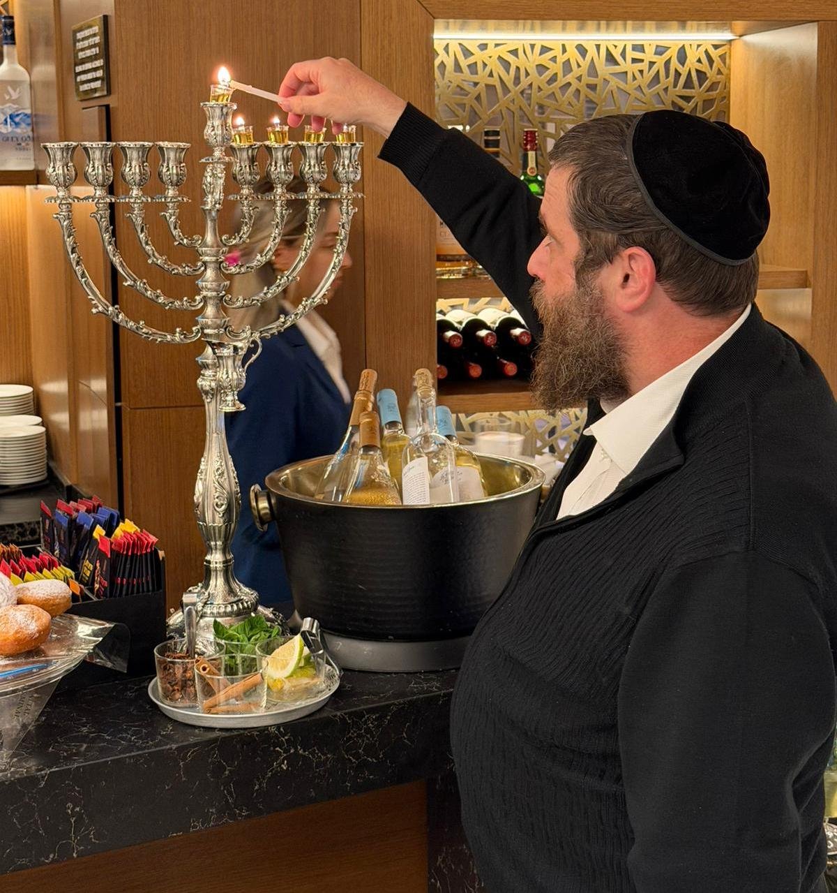 באדיבות המצלם