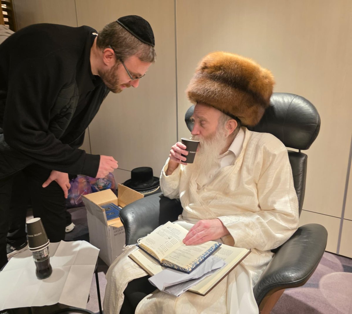 באדיבות המצלם