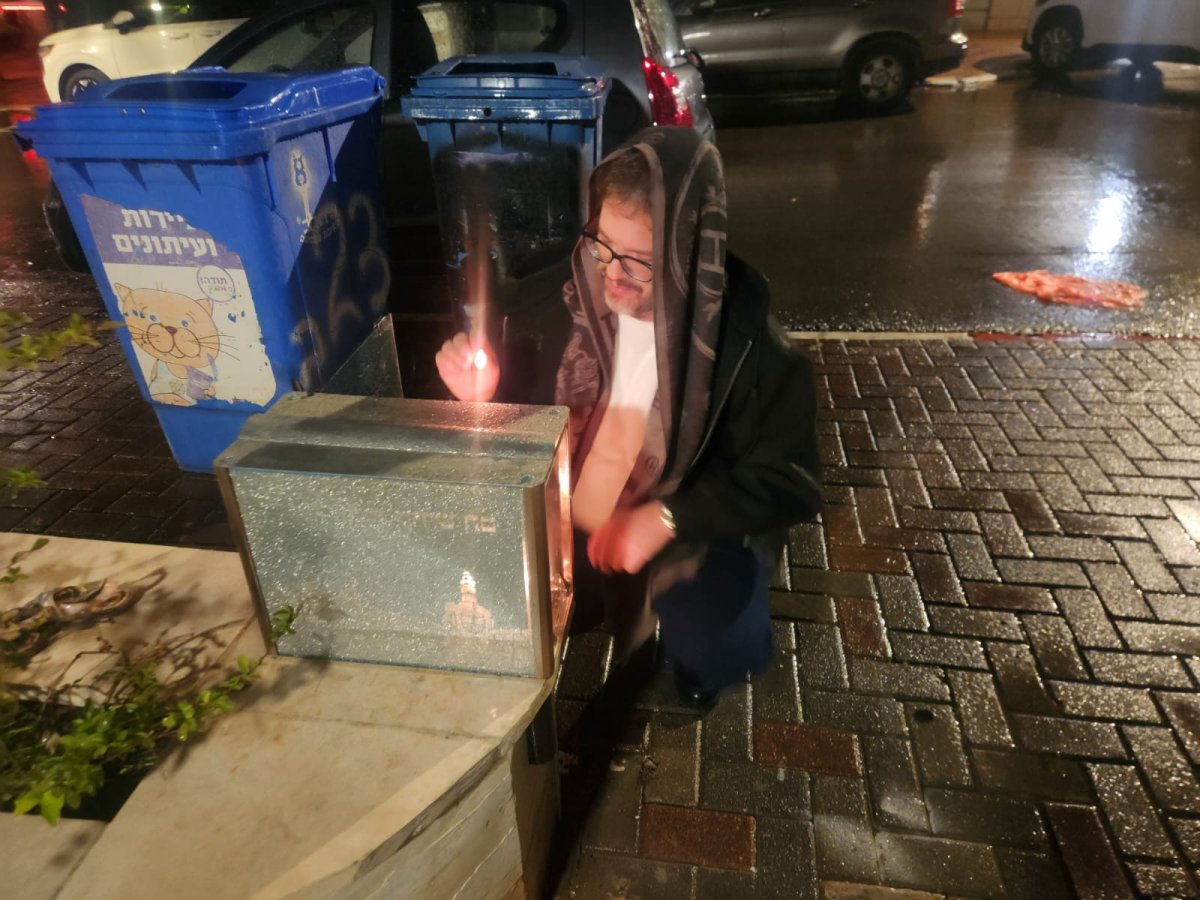 באדיבות המצלם