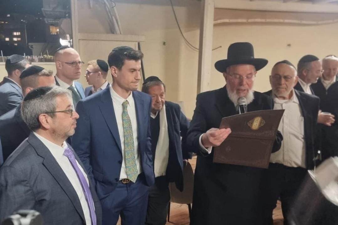 באדיבות המצלם
