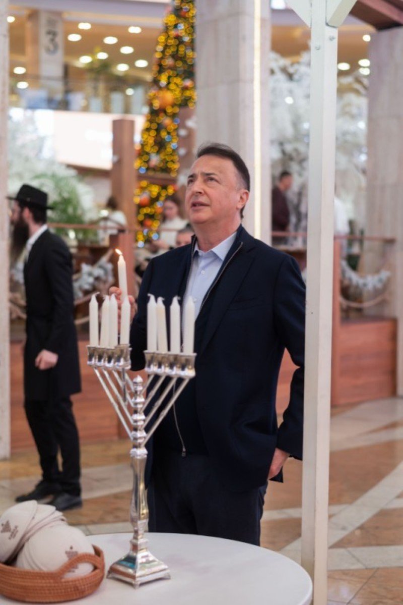 לוי נזארוב