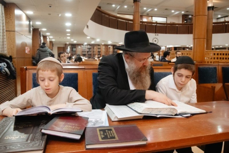 לוי נזארוב