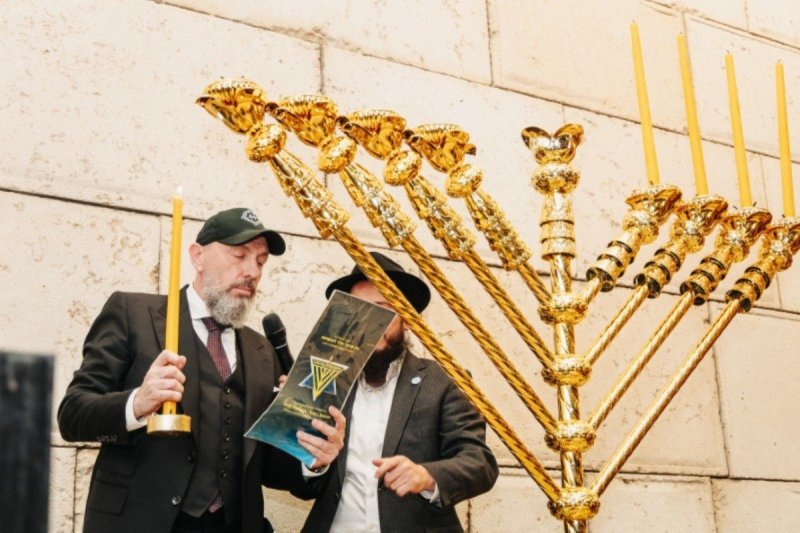לוי נזארוב