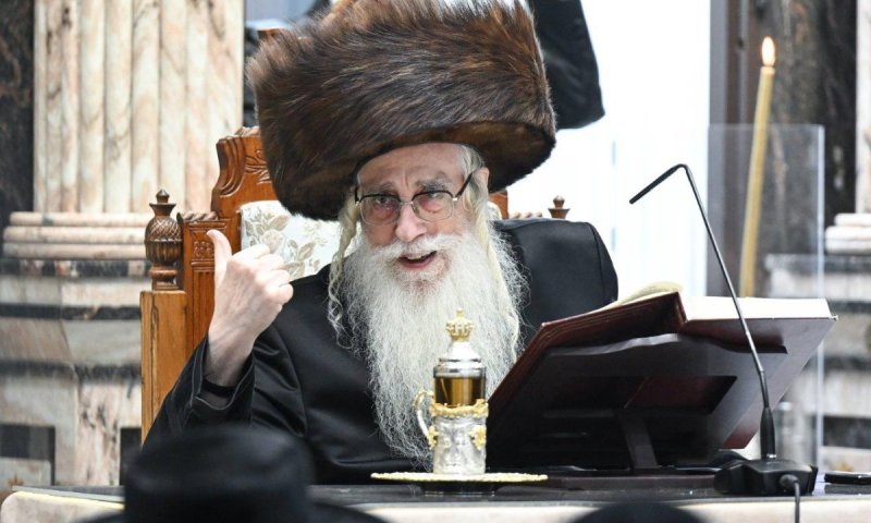אחרי 6 שנים: האדמו"ר מצאנז יצא לארה"ב - החסידים נפרדו בשירה
