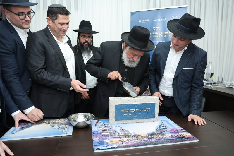 נועם אליהו
