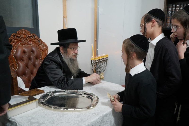 באדיבות המצלם