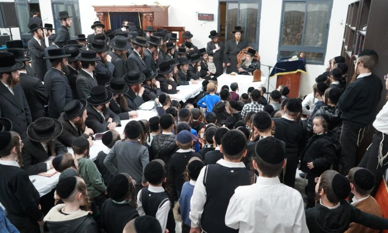 בנר השמיני: הגילוי של האדמו"ר מבראד לשם של החסידות