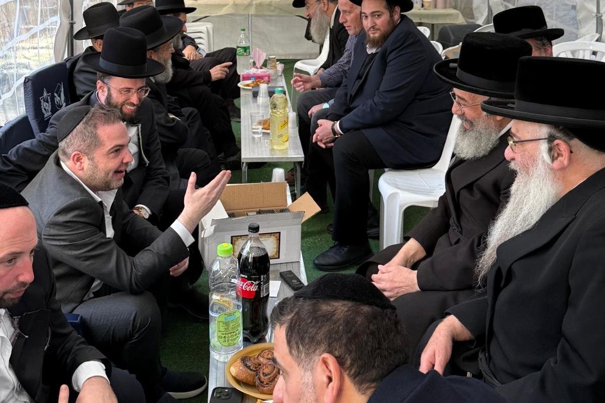 באדיבות המצלם
