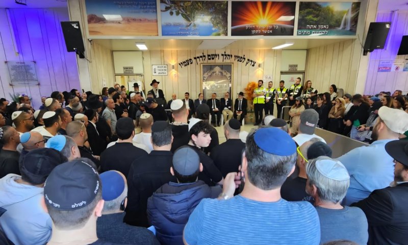 המתנדבים שפעלו להביא את גופתו של דוד אלקיים הי"ד השתתפו בהלוויה