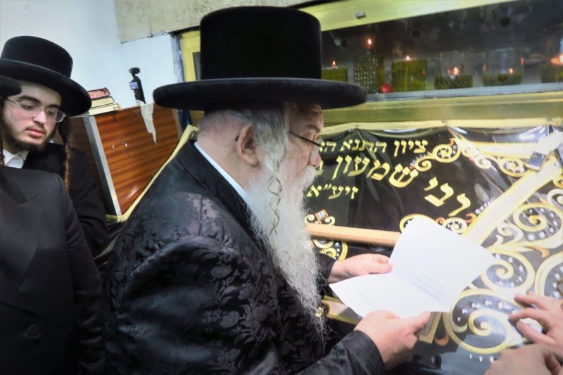 מ. אדלר
