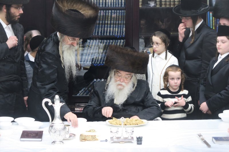 מ. אדלר