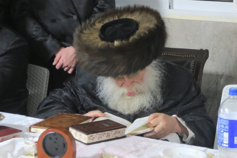 מ. אדלר