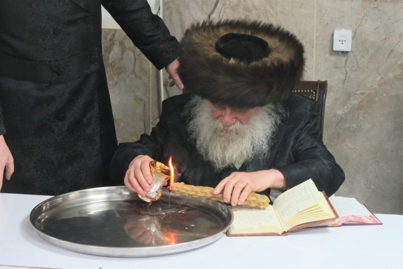 מ. אדלר