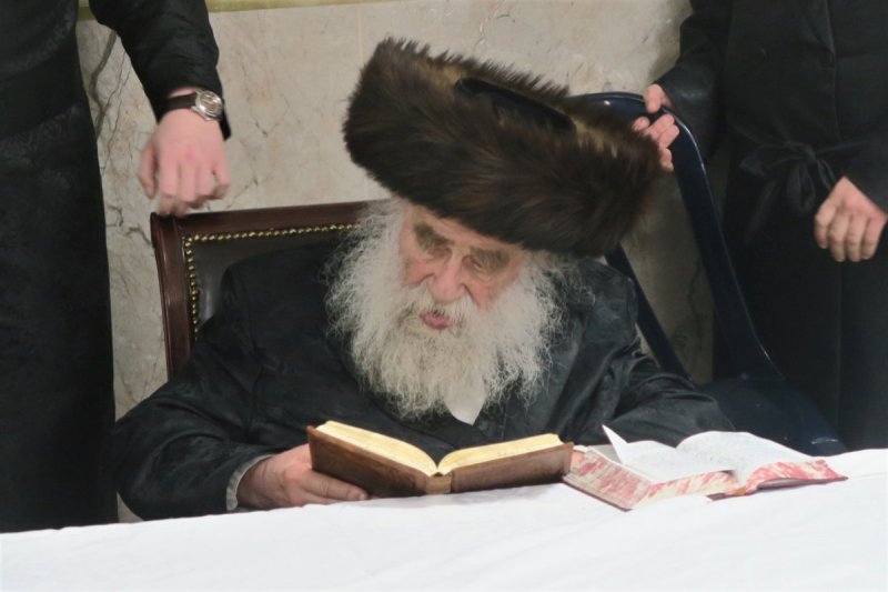 מ. אדלר