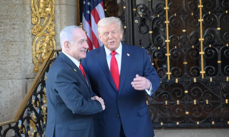 שירות ספיישל: מנת החזיר הוצאה מתפריט העיתונאים הישראלים באחוזת טראמפ